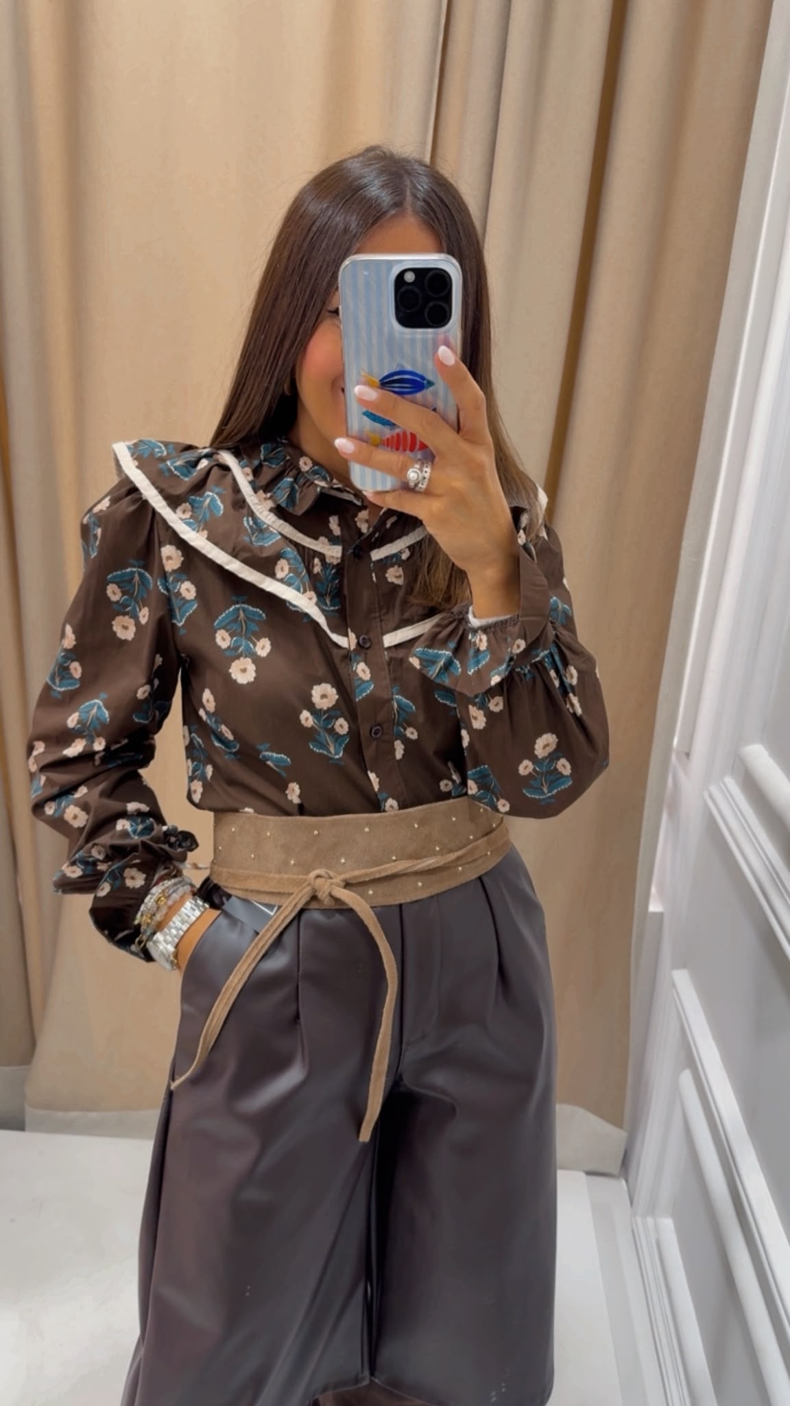 CAMISA FLORES MARRON - Imagen 2